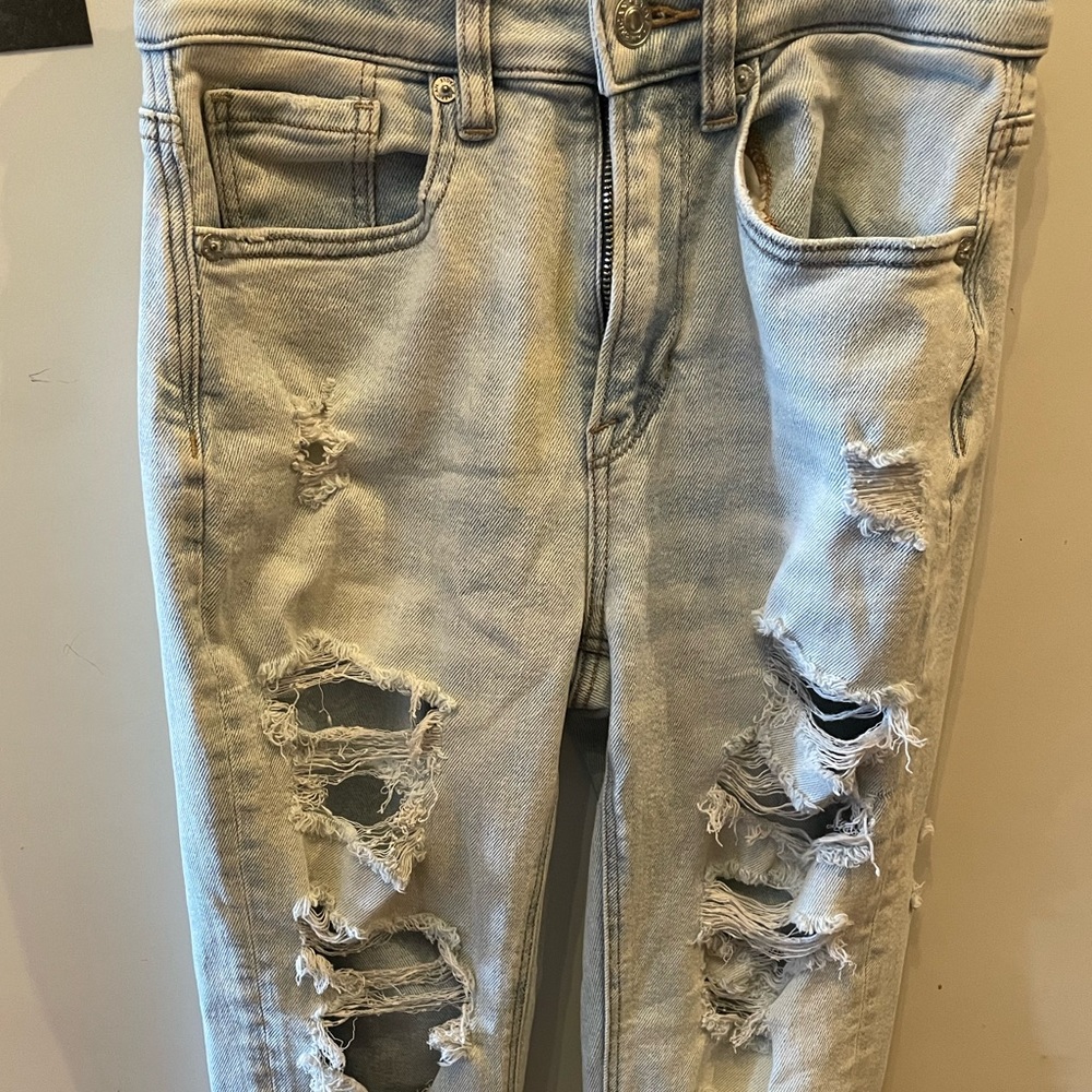 Ripped stretch jeans